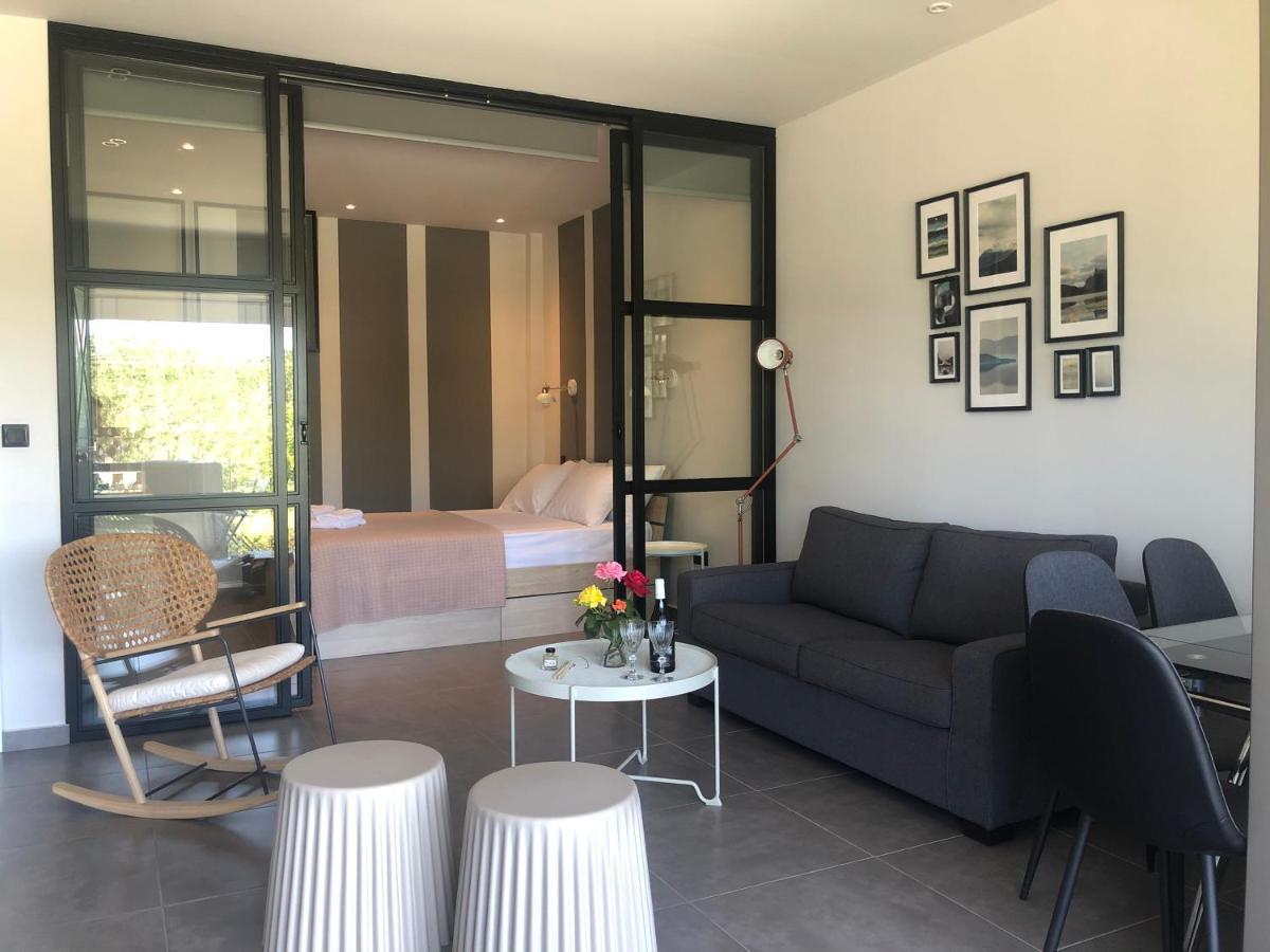 Siviri Suites Bagian luar foto